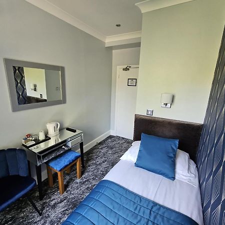 Mentone Hotel Лондон Екстериор снимка