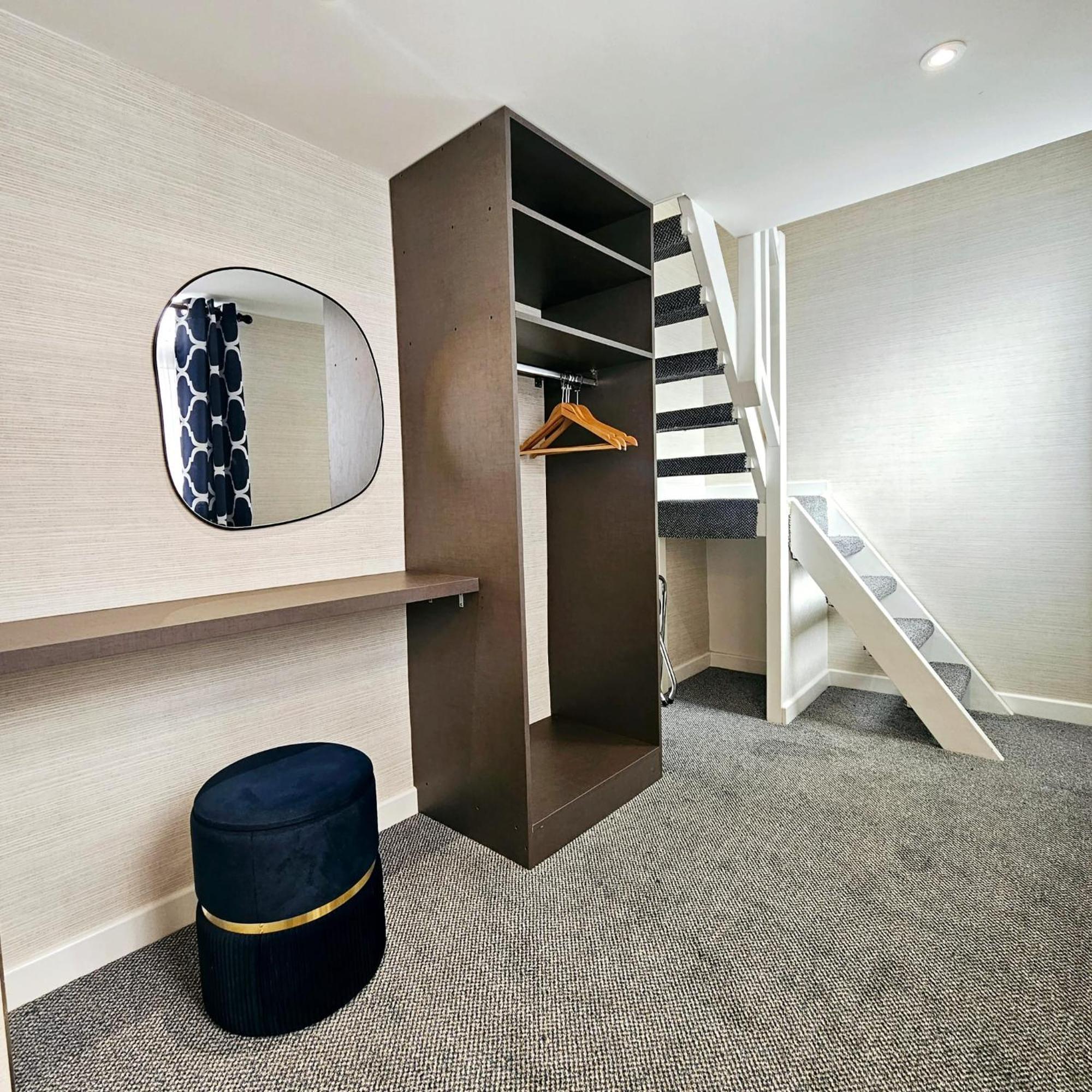 Mentone Hotel Лондон Екстериор снимка