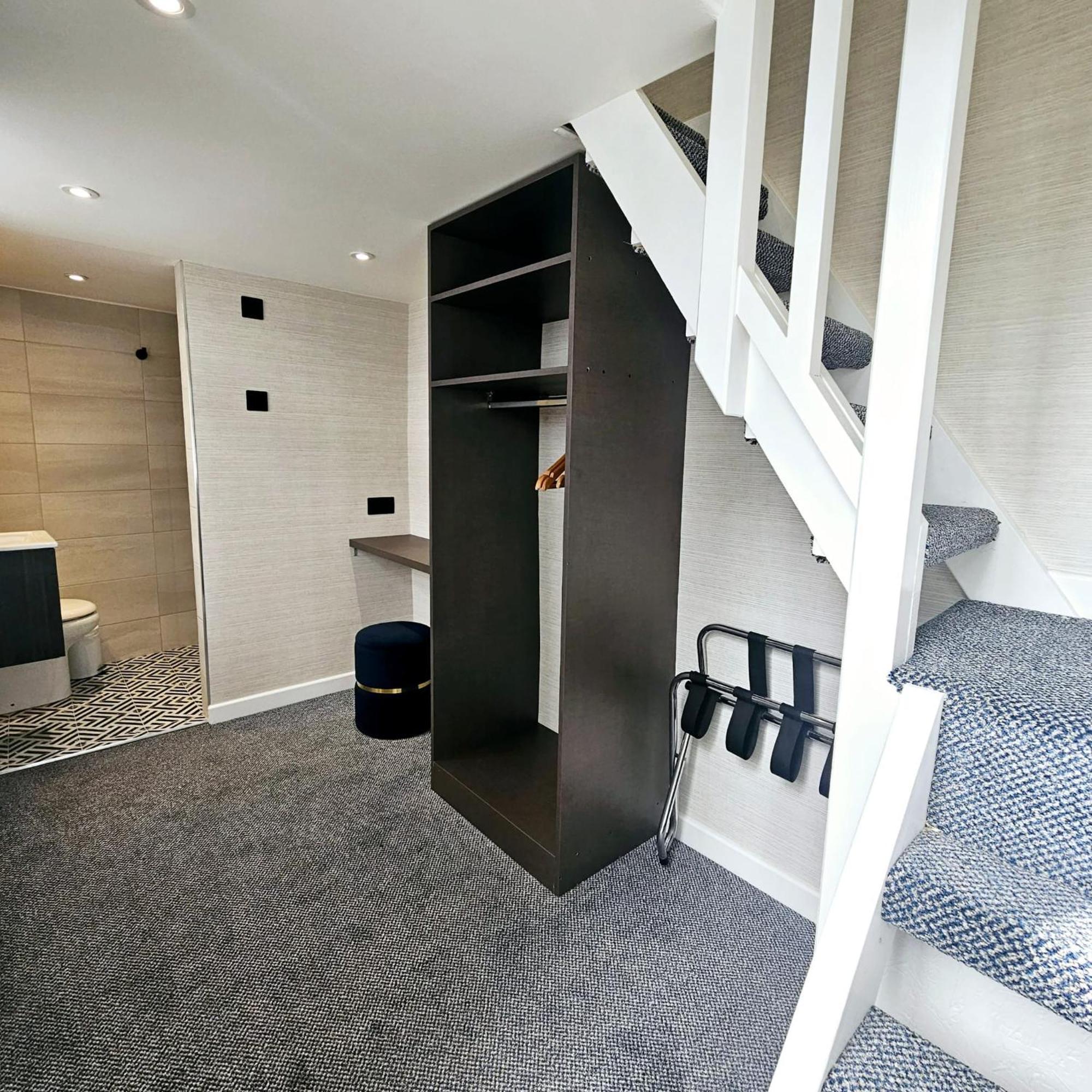 Mentone Hotel Лондон Екстериор снимка